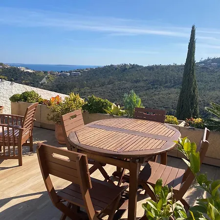 Vue Imprenable Sur Baie De Cannes Et Esterel